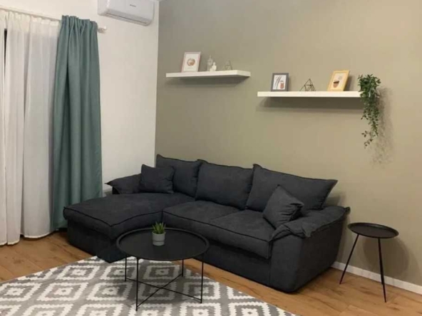 Дава се под наем Двустаен апартамент в Пловдив, Коматево - 65 кв.м за 219.3 € - Снимка #1