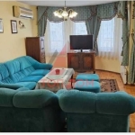 Дава се под наем Тристаен апартамент в Варна, Колхозен пазар - 118 кв.м за 612 € - Снимка #1