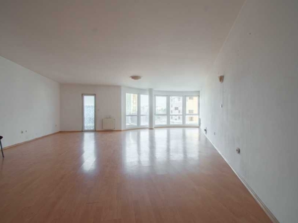 Тристаен апартамент в София, Младост 1 - 150 кв.м за 1234 €/кв.м - Снимка #1