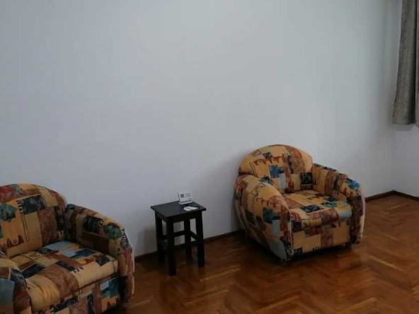 Дава се под наем Тристаен апартамент в Пловдив, Център - 72 кв.м за 249.9 € - Снимка #1