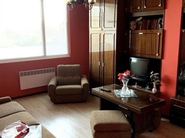 Двустаен апартамент в Плевен, 9-ти квартал - 70 кв.м за 831 €/кв.м - Снимка #1