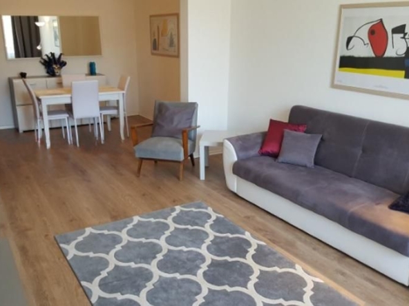 Дава се под наем Двустаен апартамент в София, Център - 82 кв.м за 846.6 € - Снимка #1