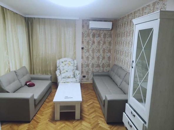 Дава се под наем Тристаен апартамент в Бургас, Възраждане - 95 кв.м за 540 € - Снимка #1