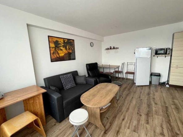 Дава се под наем Тристаен апартамент в Пловдив, Център - 90 кв.м за 275 € - Снимка #1