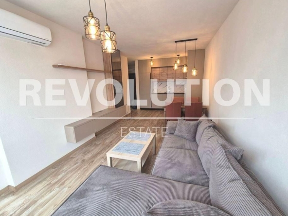 Дава се под наем Двустаен апартамент в Варна, Център - 60 кв.м за 650 € - Снимка #1