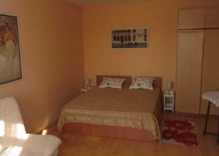 Дава се под наем Едностаен апартамент в Пловдив, Младежки Хълм - 35 кв.м за 137.7 € - Снимка #1