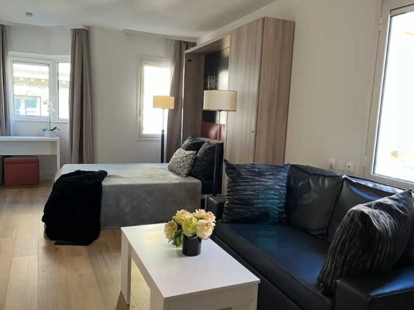 Дава се под наем Едностаен апартамент в Пловдив, Въстанически - 34 кв.м за 178.5 € - Снимка #1