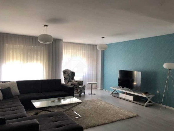 Дава се под наем Тристаен апартамент в Пловдив, Мараша - 88 кв.м за 316.2 € - Снимка #1