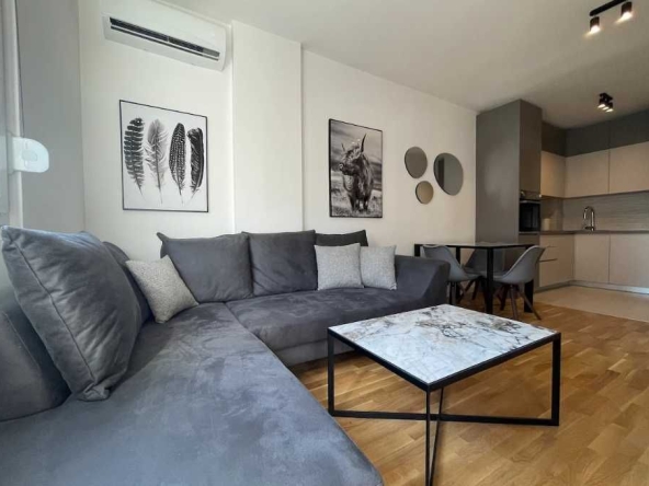 Дава се под наем Тристаен апартамент в Пловдив, Централна гара - 112 кв.м за 325 € - Снимка #1