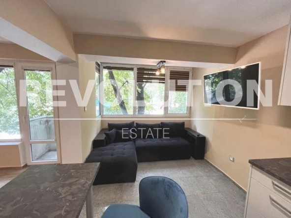 Дава се под наем Двустаен апартамент в Варна, Зимно кино Тракия - 45 кв.м за 430 € - Снимка #1