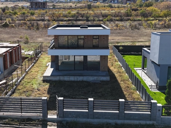 Къща в с. Белащица, Област Пловдив - 214 кв.м за 789 €/кв.м - Снимка #1