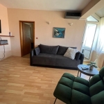 Дава се под наем Тристаен апартамент в София, Център - 89 кв.м за 1200 € - Снимка #1