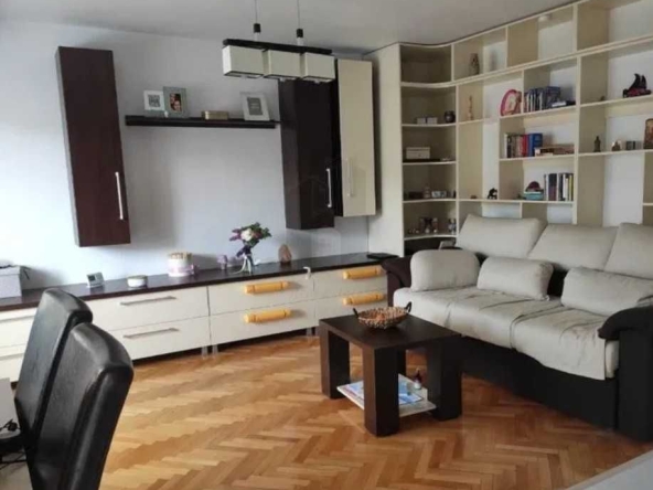 Дава се под наем Тристаен апартамент в Пловдив, Съдийски - 88 кв.м за 265.2 € - Снимка #1