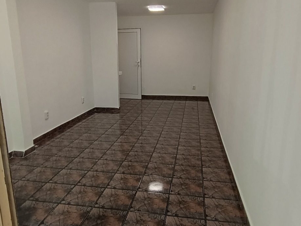 Дава се под наем Магазин в София, Белите брези - 30 кв.м за 408 € - Снимка #1