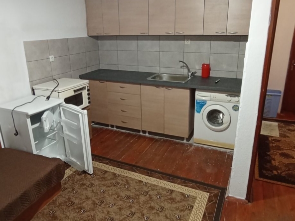 Дава се под наем Двустаен апартамент в Сандански - 60 кв.м за 127.5 € - Снимка #1