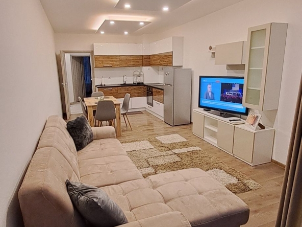 Дава се под наем Двустаен апартамент в Варна, Централна поща - 64 кв.м за 549 € - Снимка #1