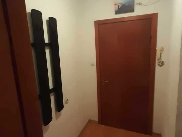 Дава се под наем Едностаен апартамент в Самоков - 30 кв.м за 153 € - Снимка #1