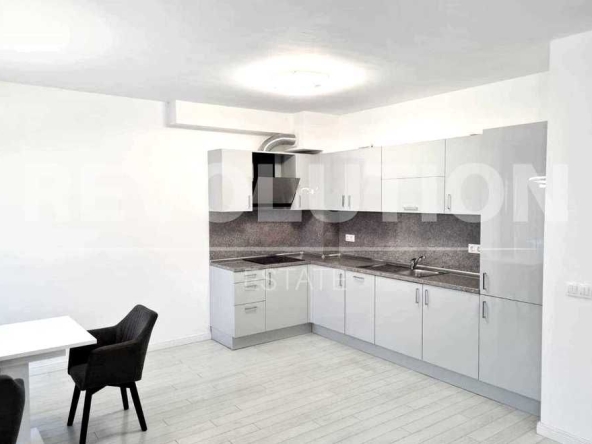 Дава се под наем Двустаен апартамент в Варна, ВИНС - 150 кв.м за 510 € - Снимка #1