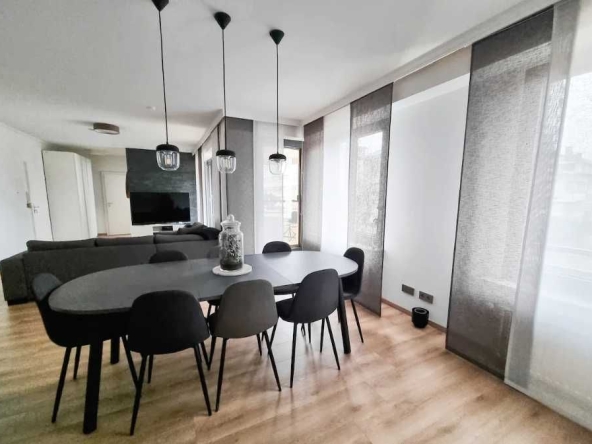 Дава се под наем Двустаен апартамент в Пловдив, Старият град - 65 кв.м за 275.4 € - Снимка #1