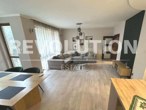 Дава се под наем Мезонет в Варна, Център - 135 кв.м за 1595.79 € - Снимка #1