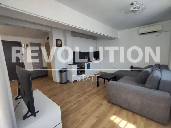 Дава се под наем Тристаен апартамент в Варна, Червен площад - 70 кв.м за 800 € - Снимка #1