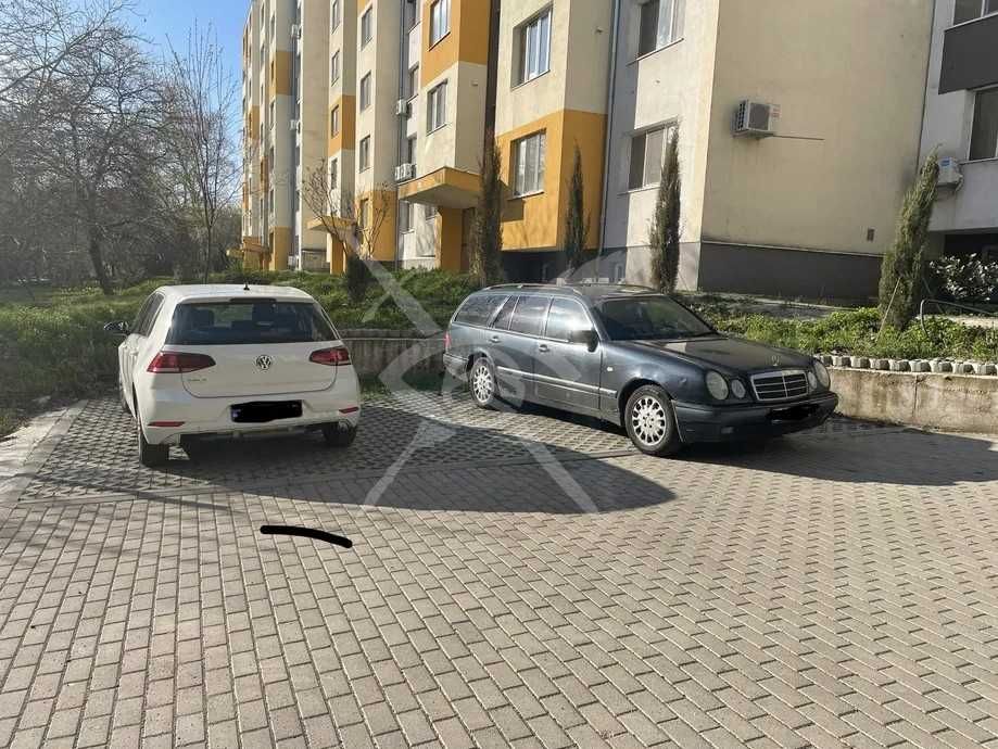 Гараж / Паркомясто в Бургас, Изгрев - 20 кв.м за 281 €/кв.м - Снимка #1