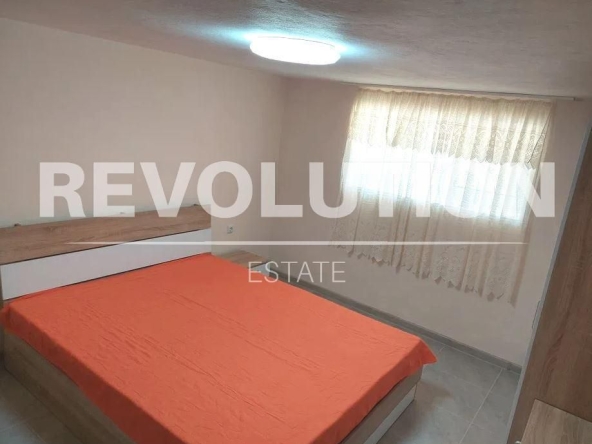 Дава се под наем Двустаен апартамент в Варна, Левски - 40 кв.м за 300 € - Снимка #1