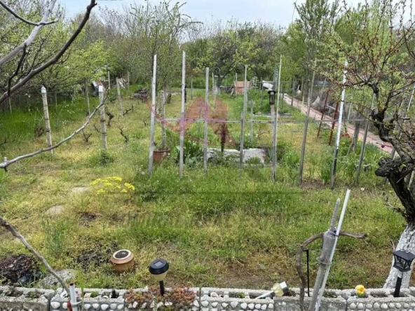 Къща в Варна, Изгрев - 46 кв.м за 1970 €/кв.м - Снимка #1