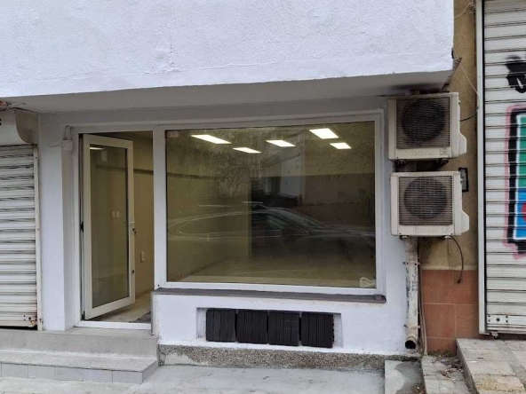Дава се под наем Магазин в Варна, Център - 45 кв.м за 478.38 € - Снимка #1
