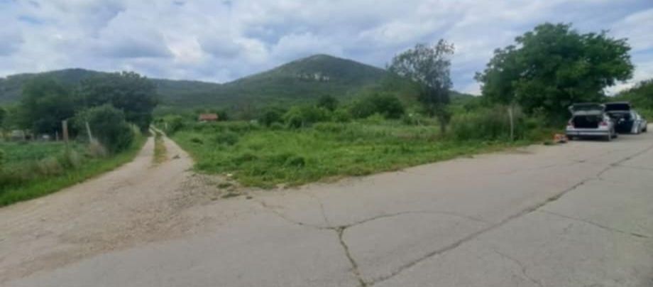 Земеделски имот в Провадия -  кв.м за 11 €/дка - Снимка #1