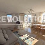 Дава се под наем Тристаен апартамент в Варна, Спортна зала - 110 кв.м за 698.19 € - Снимка #1