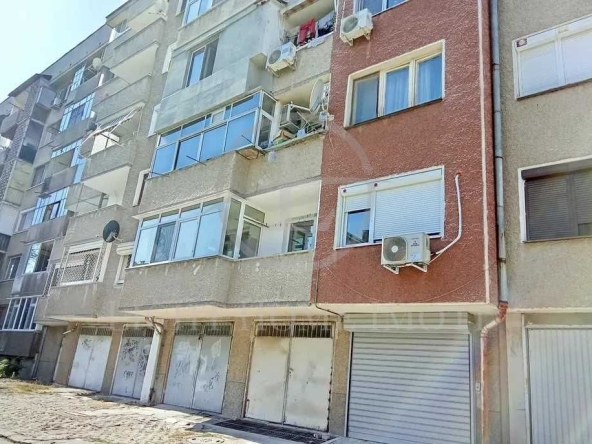 Двустаен апартамент в Пловдив, Център - 90 кв.м за 2000 €/кв.м - Снимка #1