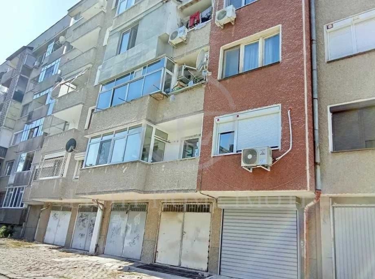 Двустаен апартамент в Пловдив, Център - 90 кв.м за 2000 €/кв.м - Снимка #1