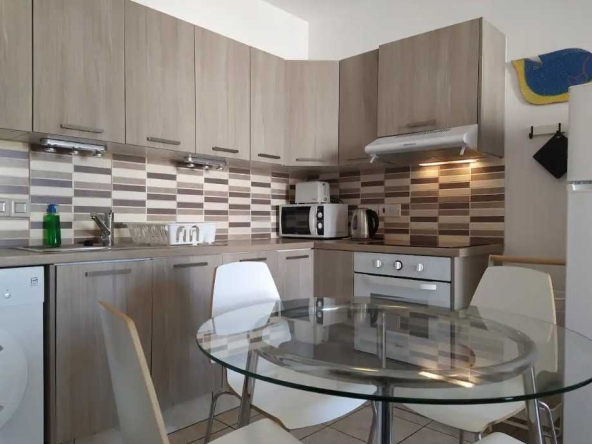 Дава се под наем Двустаен апартамент в Пловдив, Каменица 1 - 70 кв.м за 278.97 € - Снимка #1