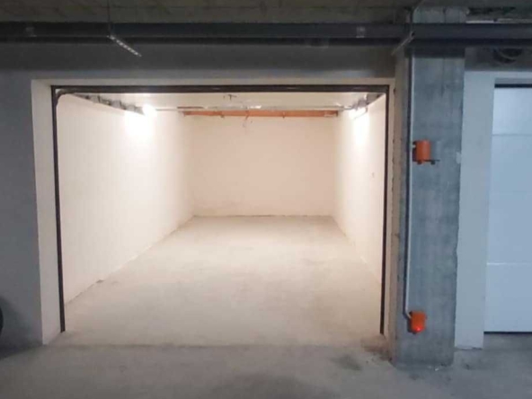 Дава се под наем Гараж / Паркомясто в Пловдив, Тракия - 30 кв.м за 122.4 € - Снимка #1