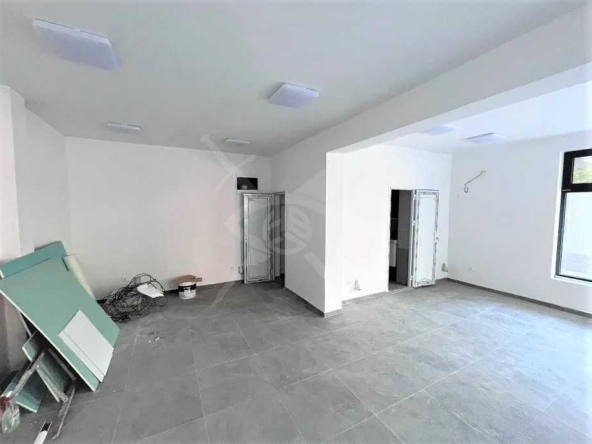 Магазин в Пловдив, Гагарин - 87 кв.м за 1667 €/кв.м - Снимка #1