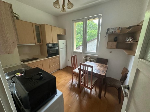 Дава се под наем Тристаен апартамент в София, Зона Б-19 - 80 кв.м за 600 € - Снимка #1