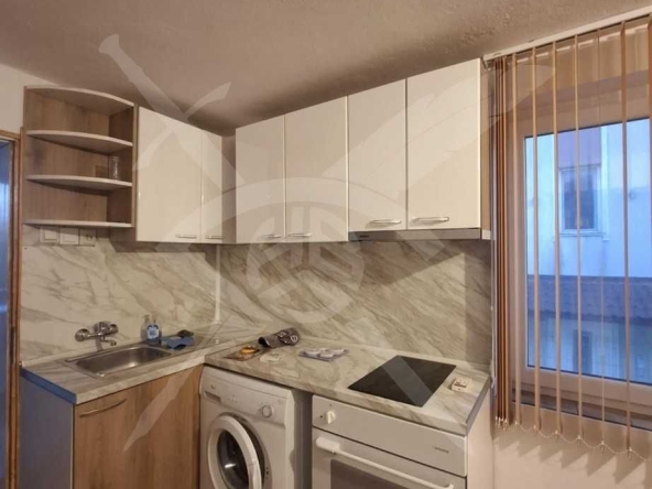 Дава се под наем Тристаен апартамент в Варна, Бриз - 80 кв.м за 500 € - Снимка #1