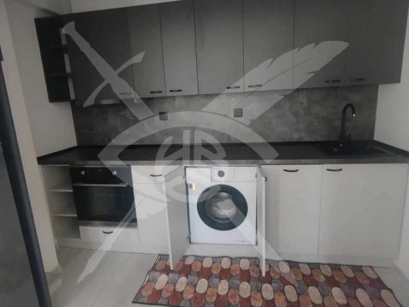 Дава се под наем Тристаен апартамент в Варна, Колхозен пазар - 80 кв.м за 600 € - Снимка #1