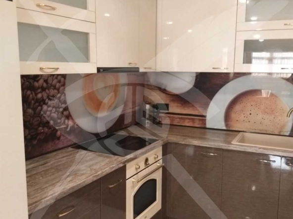 Дава се под наем Двустаен апартамент в Варна, Център - 70 кв.м за 598.23 € - Снимка #1