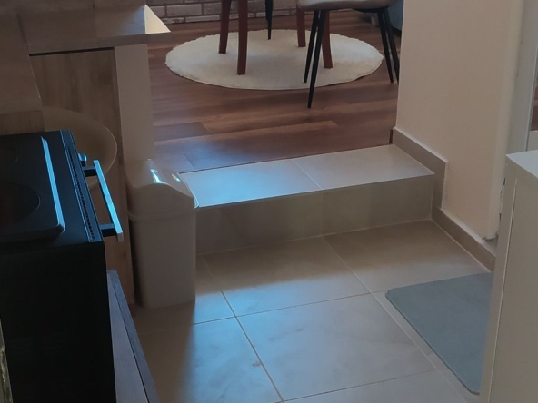 Дава се под наем Ателие в Варна, Център - 17 кв.м за 239.19 € - Снимка #1