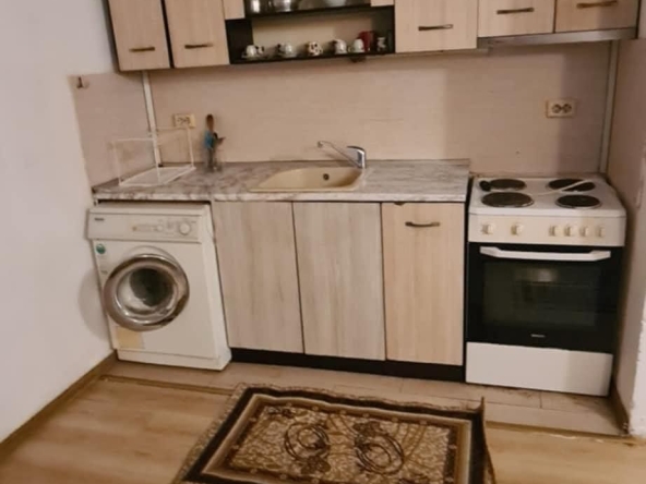 Дава се под наем Етаж от къща в Пловдив, Коматево - 100 кв.м за 357 € - Снимка #1