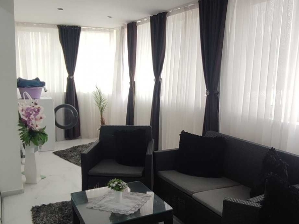 Тристаен апартамент в Асеновград - 135 кв.м за 1112 €/кв.м - Снимка #1