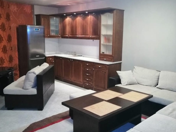 Дава се под наем Двустаен апартамент в Пловдив, Кършияка - 68 кв.м за 357 € - Снимка #1