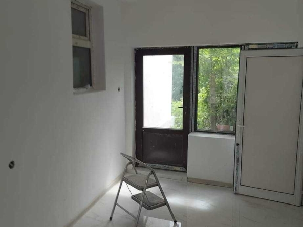 Офис в Русе, Дружба 1 - 50 кв.м за 824 €/кв.м - Снимка #1