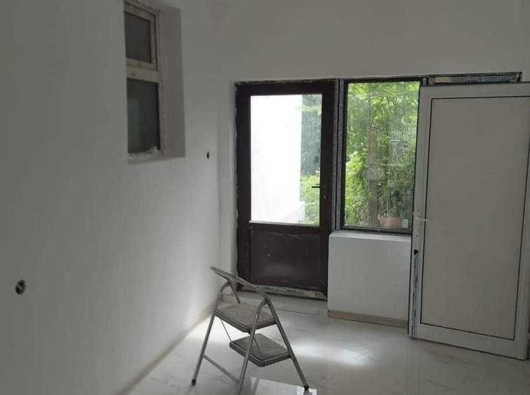 Офис в Русе, Дружба 1 - 25 кв.м за 1112 €/кв.м - Снимка #1
