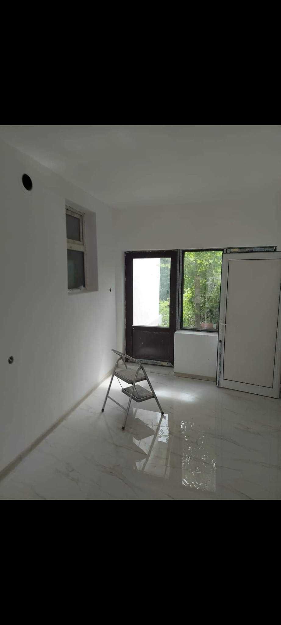 Офис в Русе, Дружба 1 - 25 кв.м за 1112 €/кв.м - Снимка #1