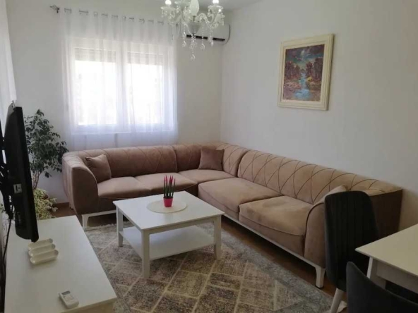 Дава се под наем Двустаен апартамент в Пловдив, Захарна фабрика - 57 кв.м за 290.7 € - Снимка #1