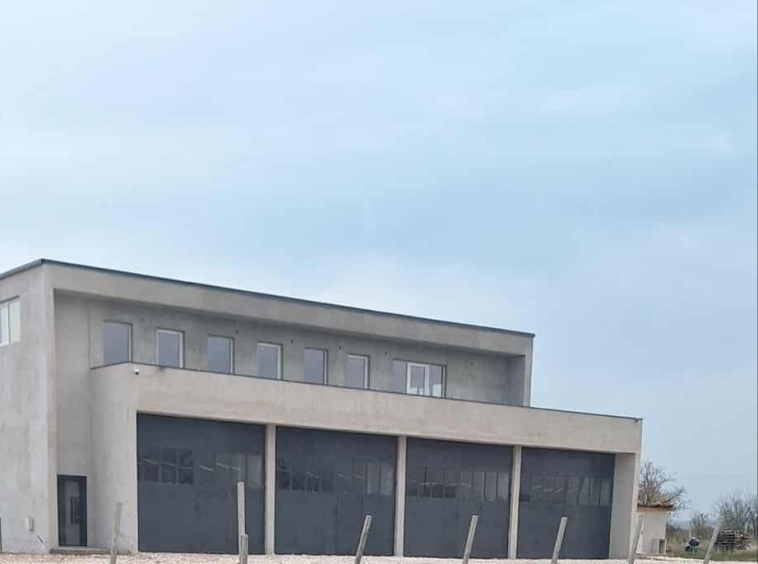 Дава се под наем Склад в Асеновград - 60 кв.м за 408 € - Снимка #1