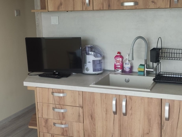 Дава се под наем Едностаен апартамент в Добрич, Червената пръст - 47 кв.м за 255 € - Снимка #1